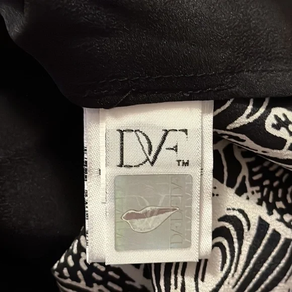 Diane Von Furstenberg Black and White Top - Picture 6 of 9
